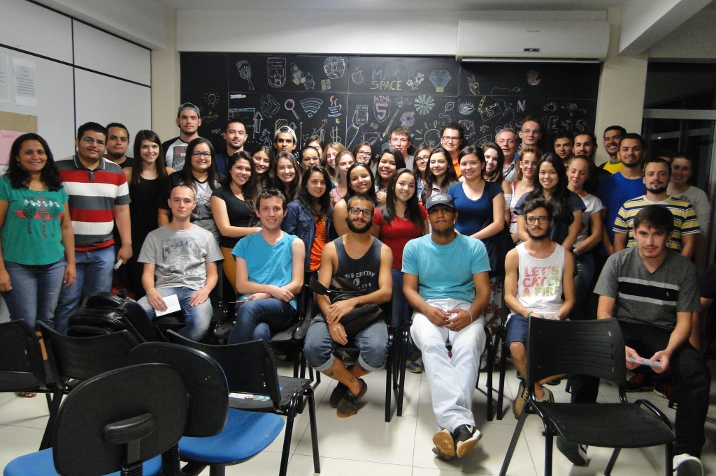 Acadêmicos da UTFPR visitam a Sudotec