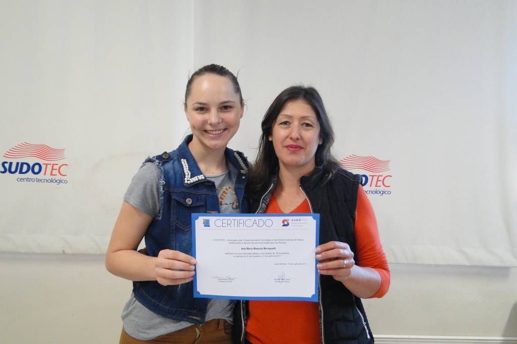 1º turma de Informática para Adultos 2017 concluem curso 