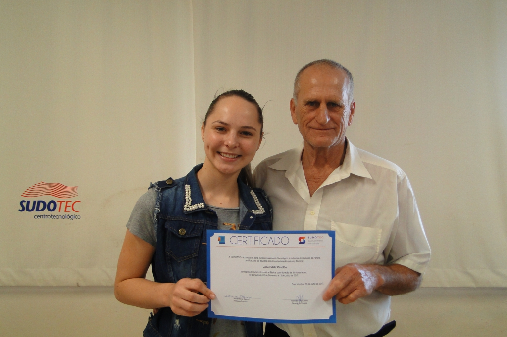 1º turma de Informática para Adultos 2017 concluem curso 