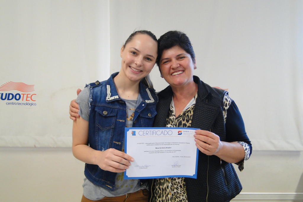 1º turma de Informática para Adultos 2017 concluem curso 