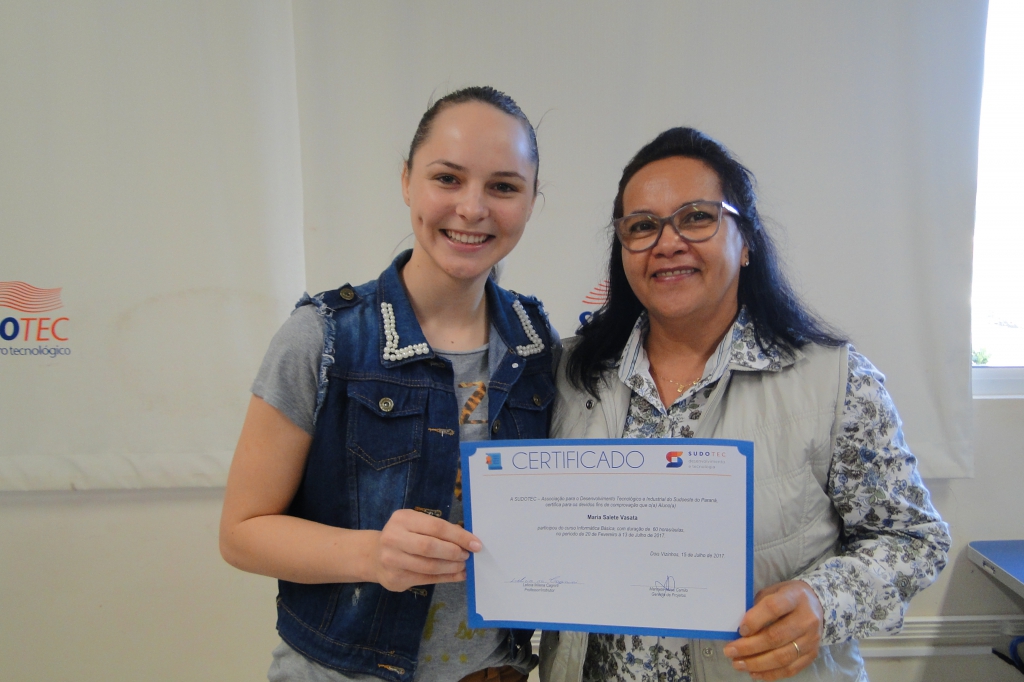 1º turma de Informática para Adultos 2017 concluem curso 