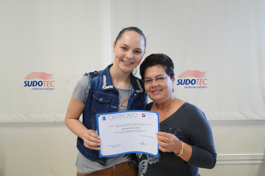 1º turma de Informática para Adultos 2017 concluem curso 