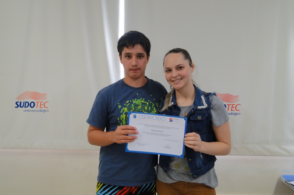 Alunos da Informática Básica recebem certificados