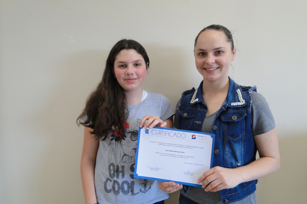 Alunos da Informática Básica recebem certificados