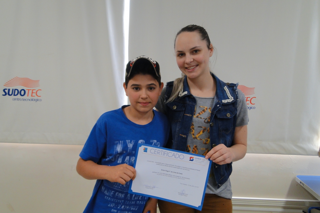 Alunos da Informática Básica recebem certificados