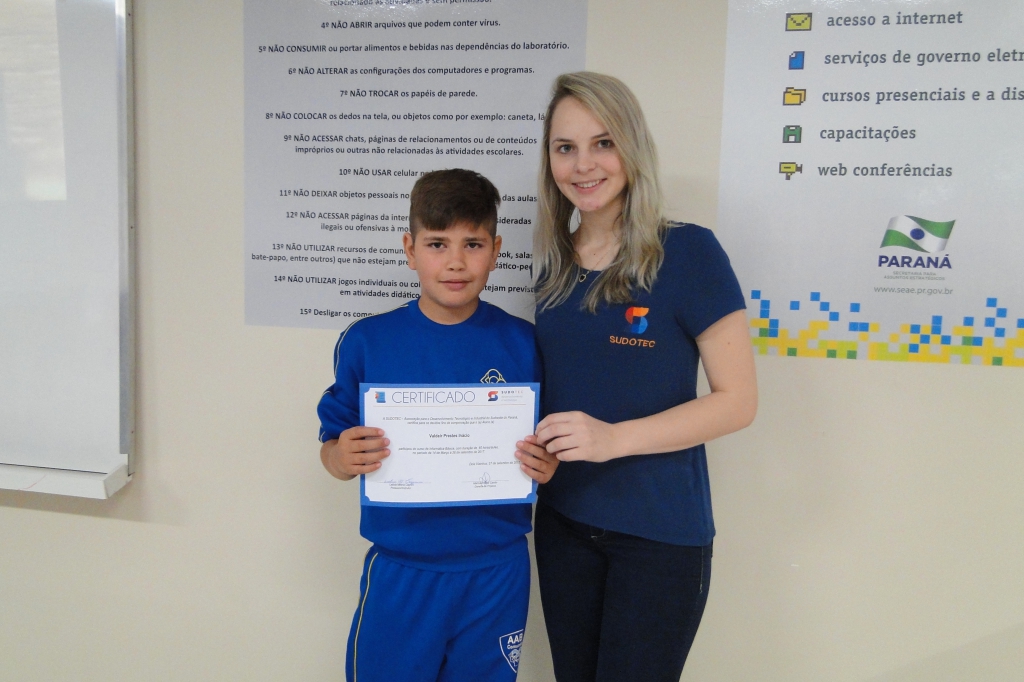 Alunos da AABB Comunidade recebem Certificados