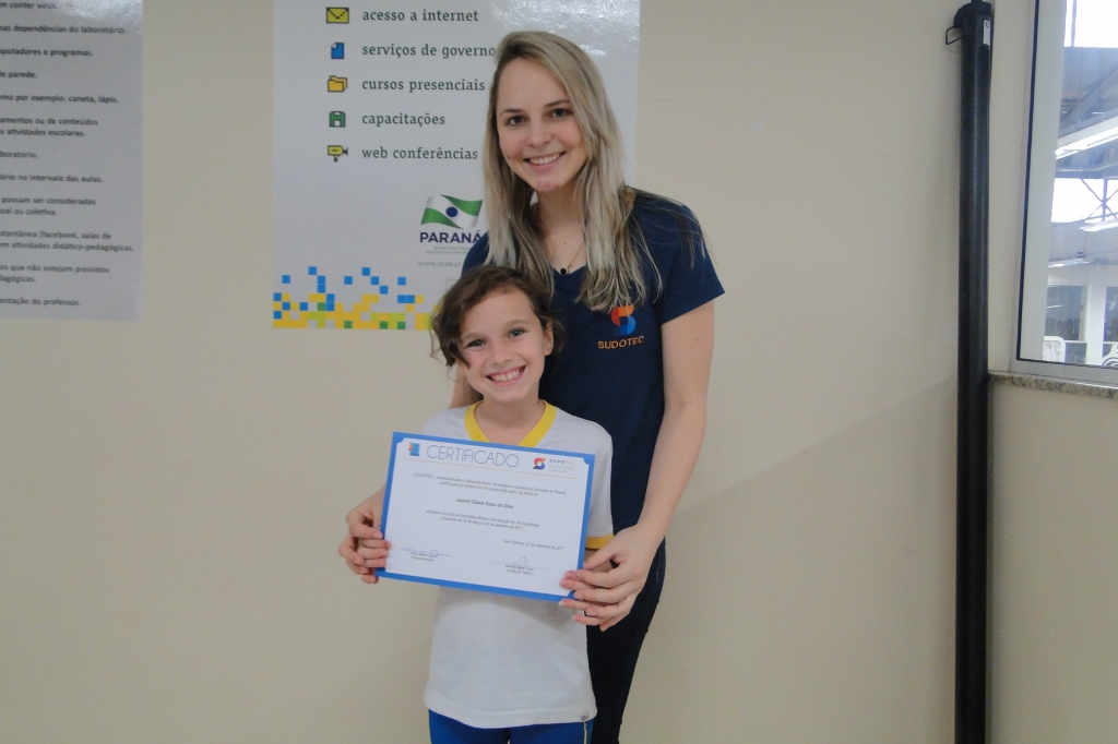 Alunos da AABB Comunidade recebem Certificados