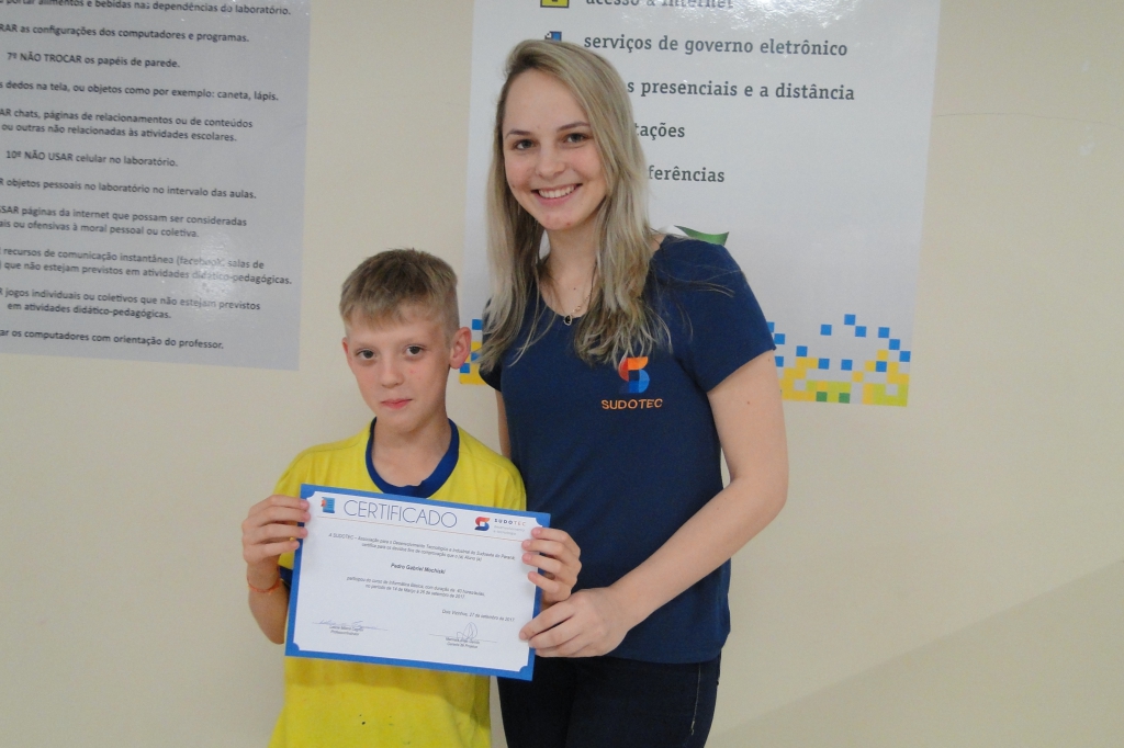 Alunos da AABB Comunidade recebem Certificados