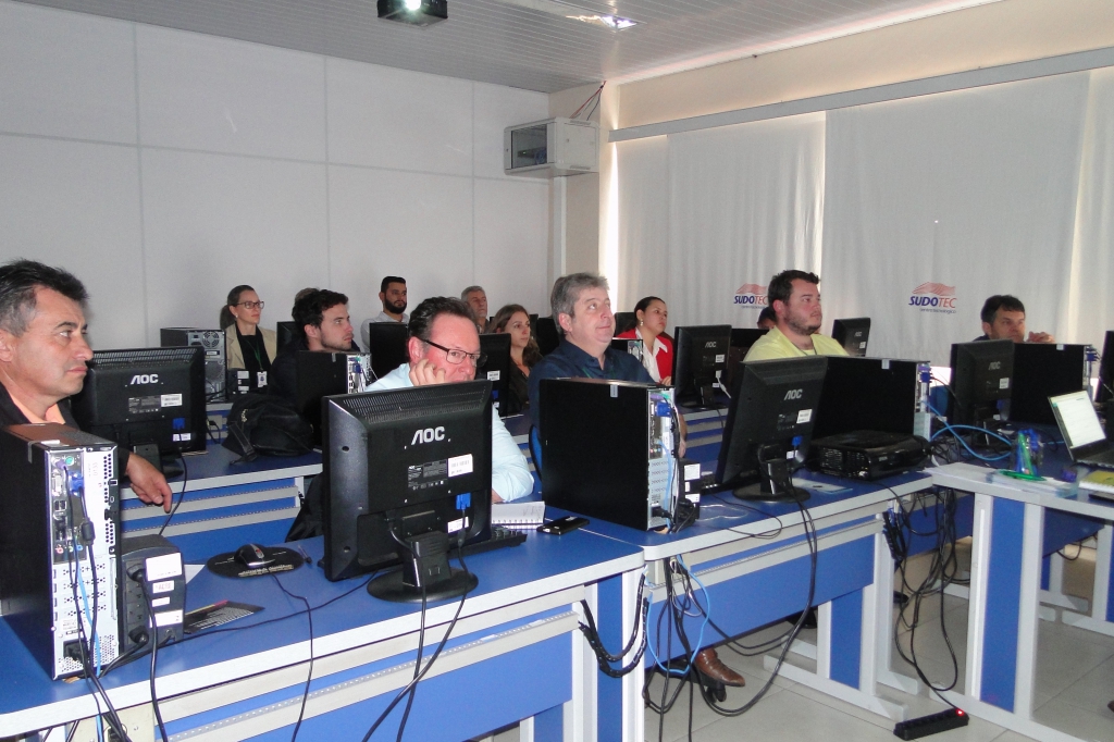 Previseme Help Desk realiza treinamento para secretários municipais 