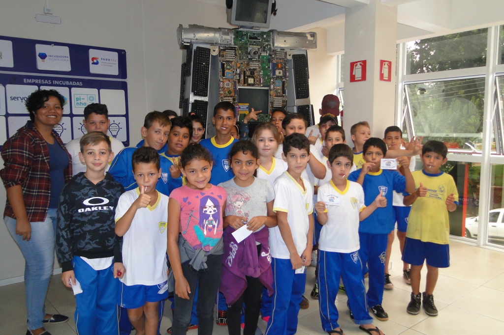 Sudotec inicia  aulas de inclusão digital com as turmas da AABB comunidade