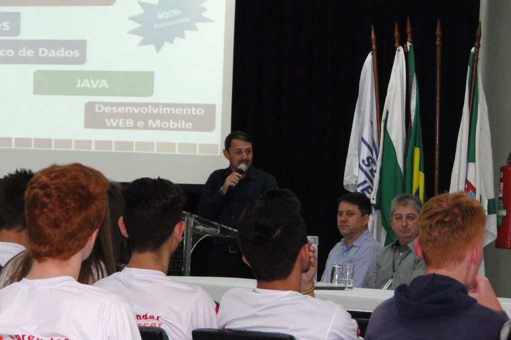 Aula Magna Aprender e Crescer.