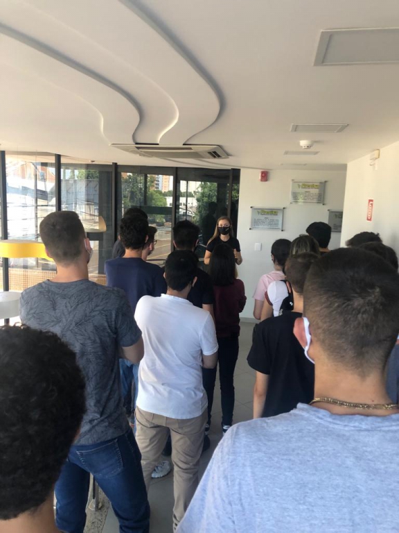 ALUNOS DA QUALIFICAÇÃO EM PROGRAMAÇÃO "APRENDER E CRESCER" VISITAM A EMPRESA PRECISA