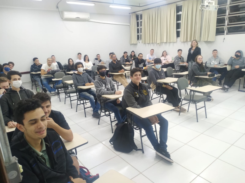 COORDENARADORA DA SUDOTEC VISITA TURMAS DE ENGENHARIA DE SOFTWARE NA UTFPR -DOIS VIZINHOS