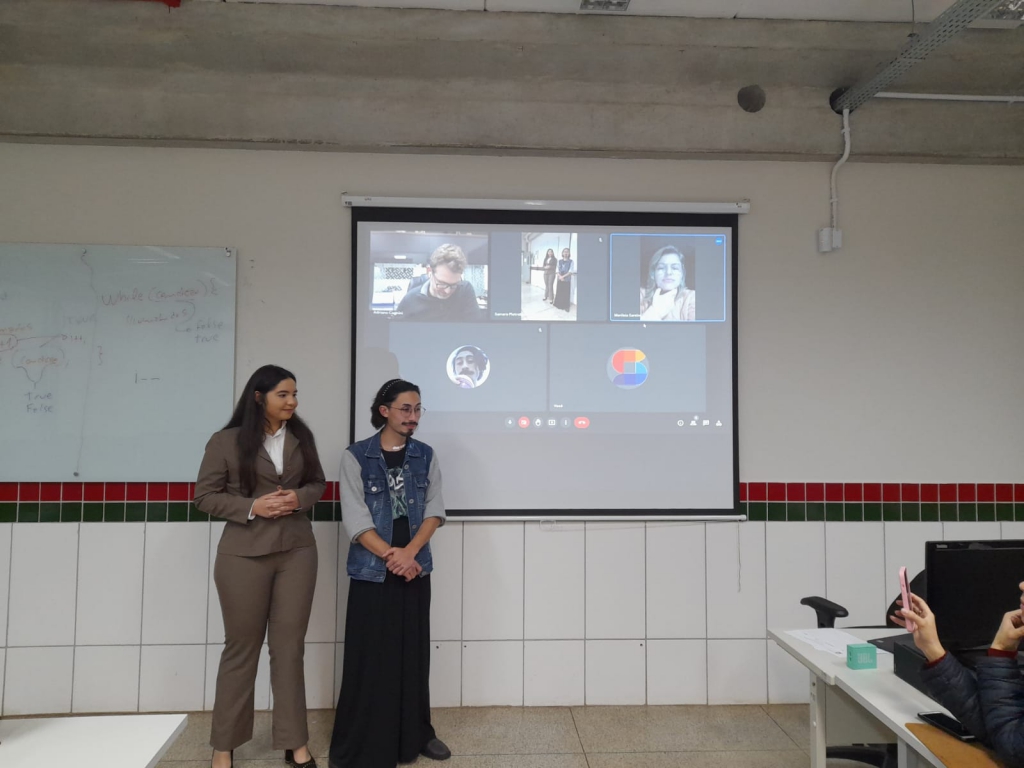 ALUNOS DO PROJETO APRENDER E CRESCER 2022 APRESENTAM TRABALHOS DE CONCLUSÃO DE CURSO EM QUEDAS DO IGUAÇU.