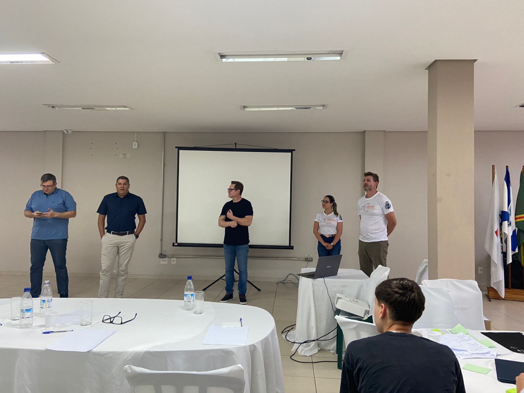 Alunos do Aprender e Crescer participam do Garage Sprint programa de Geração de Negócios Inavodores do Sebrae