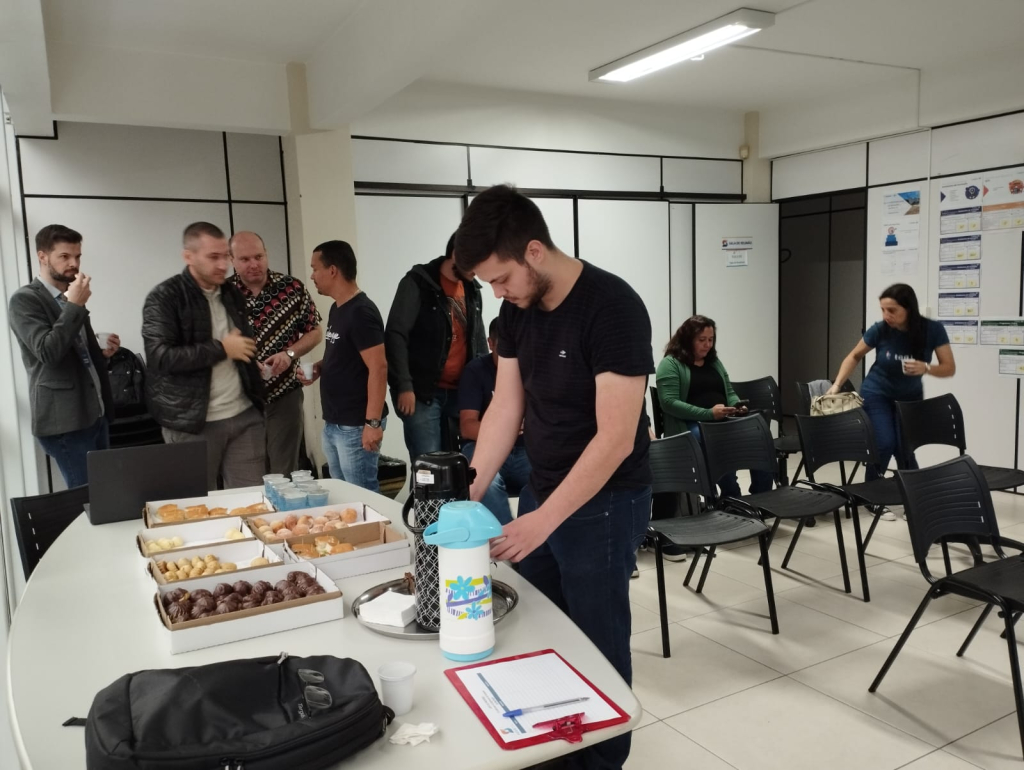 SUDOTEC REALIZA CAFÉ TECNOLOGICO