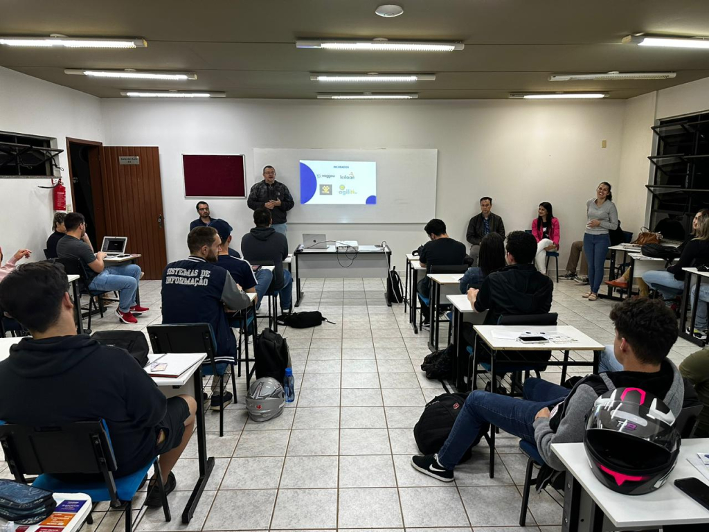 EQUIPE SUDOTEC E INCUBADOS FAZEM VISITA AO CENTRO UNIVERSITÁRIO UNISEP