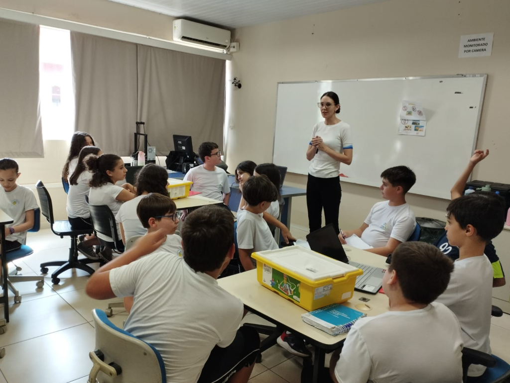 SUDOTEC RECEPCIONA ALUNOS NO COOPERMUNDI