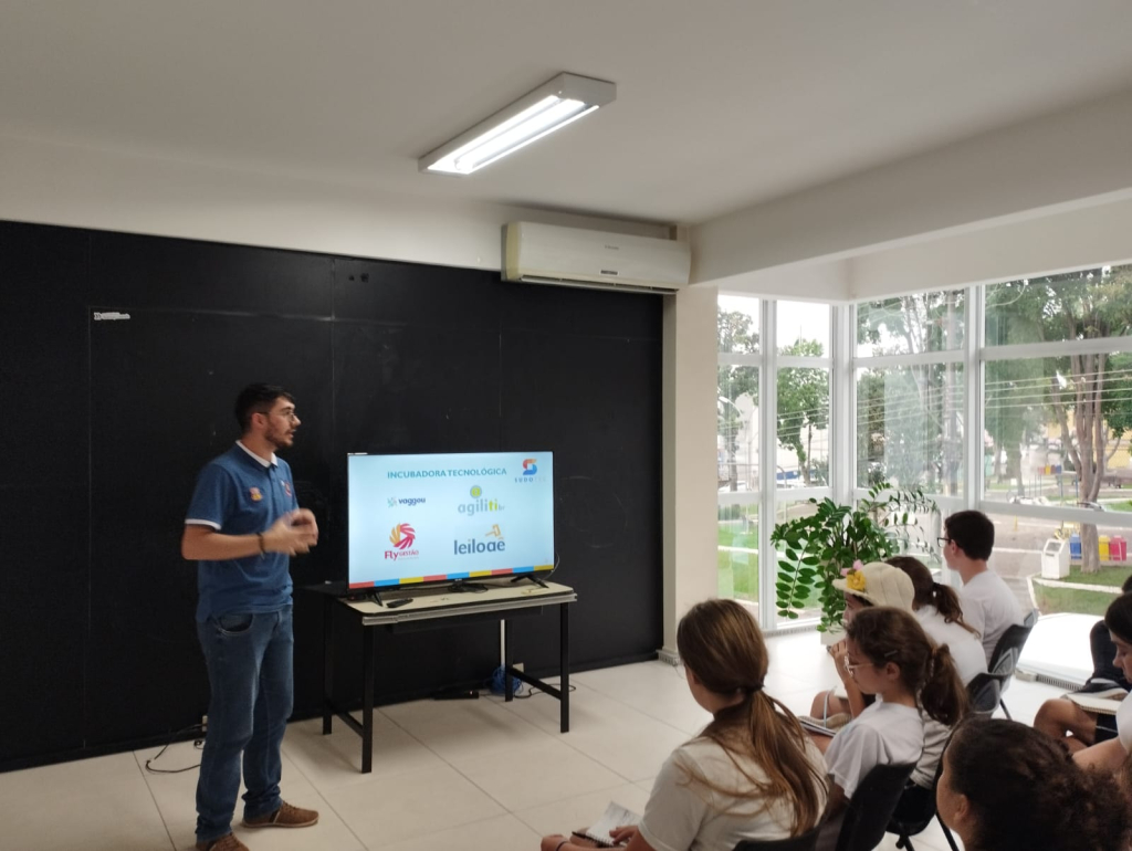 SUDOTEC RECEPCIONA ALUNOS NO COOPERMUNDI