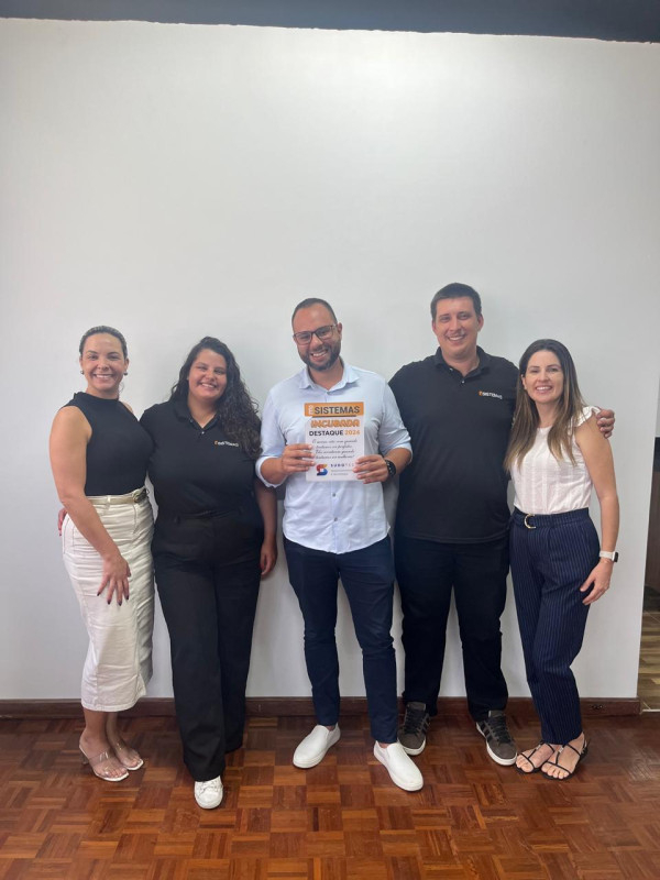 Sudotec entrega troféu para empresa incubada destaque 2024: Ê-Sistemas!