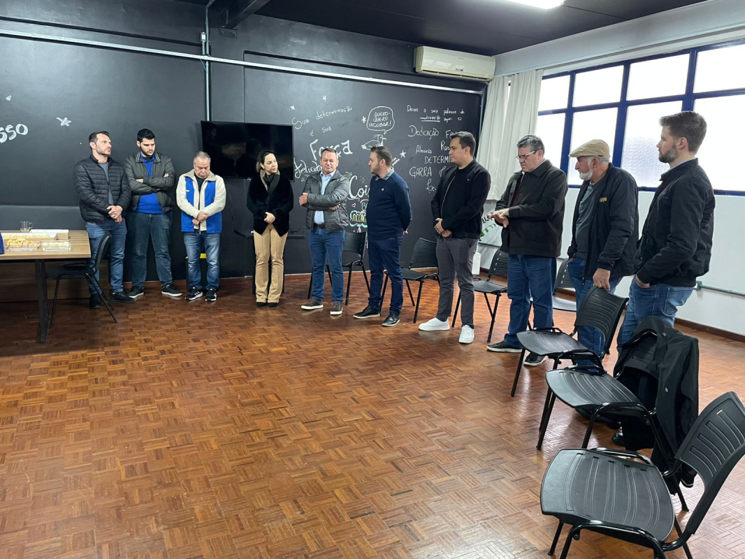 Rotary e Cresol realizam entrega de projeto  para Sudotec