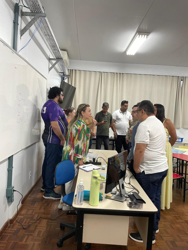 Recebemos na Sudotec o Secretário de Tecnologia de Guaíra, Sr. Guilherme, acompanhado da Presidente da ACIAG