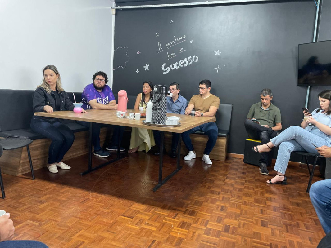 Recebemos na Sudotec o Secretário de Tecnologia de Guaíra, Sr. Guilherme, acompanhado da Presidente da ACIAG